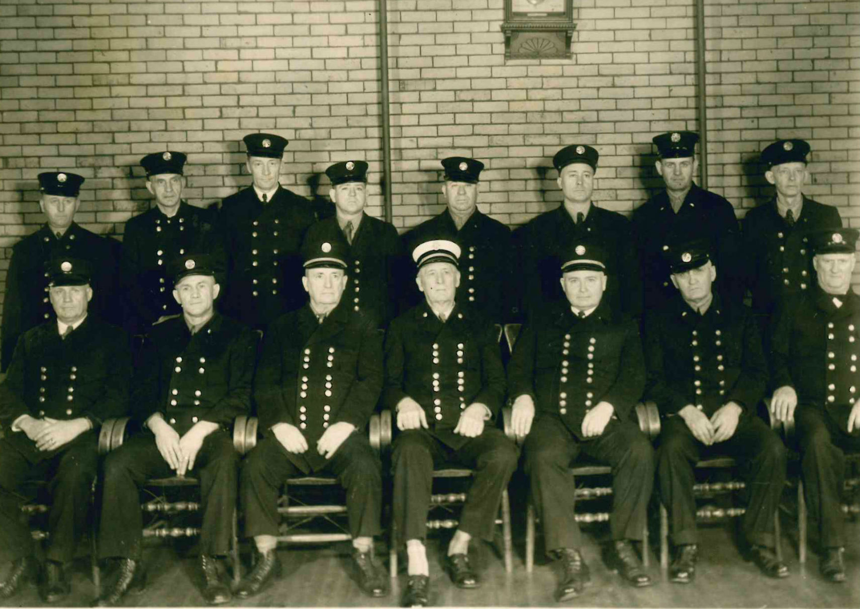 1932